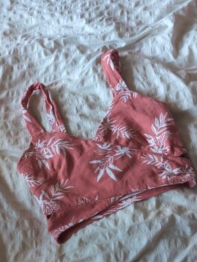 Charlotte Russe Coral Floral Crop Tank